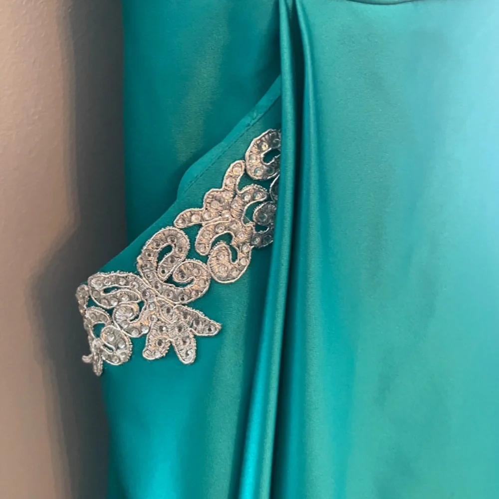 Size 7 Teal Formal Gown - Picture 3 of 5